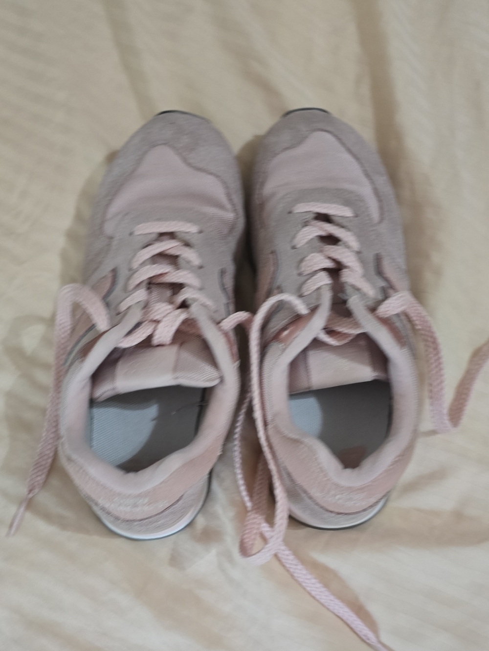 Pre-owned New Balance Kids Pink Lace-Up Sneakers Size 3